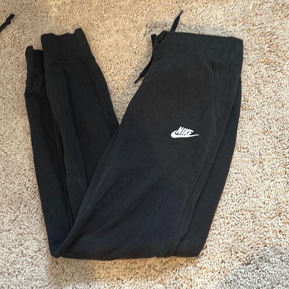 Nike joggers size small
